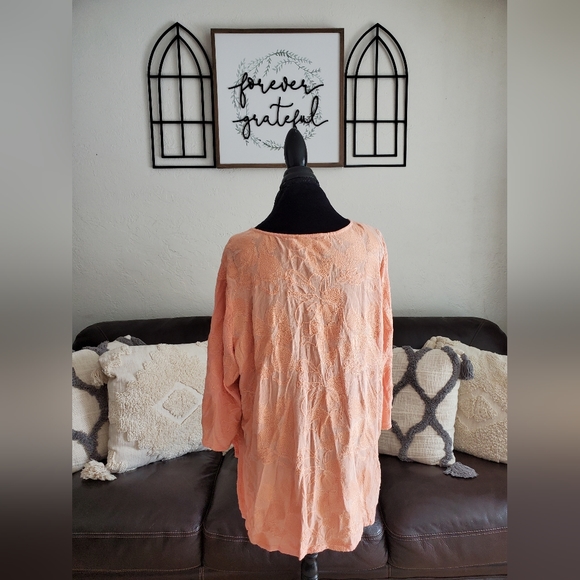 Soft Surroundings Pastel Peach Embroidered Boho Chic Asymmetrical Blouse Size 2X - Picture 11 of 12